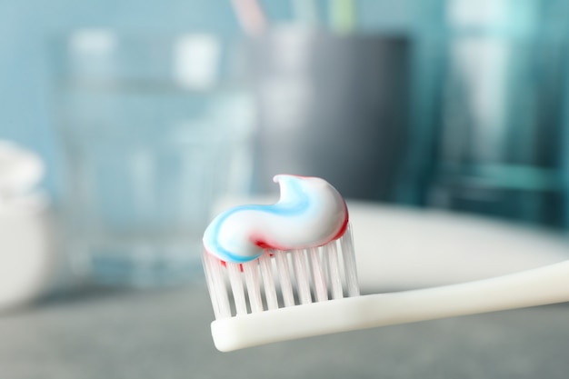 Brosse à Dents Avec Dentifrice. Soins Dentaires | Photo Premium