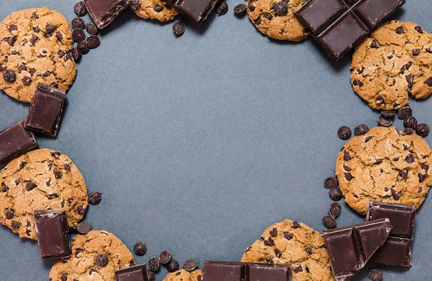Cadre circulaire en chocolat vue de dessus Photo gratuit