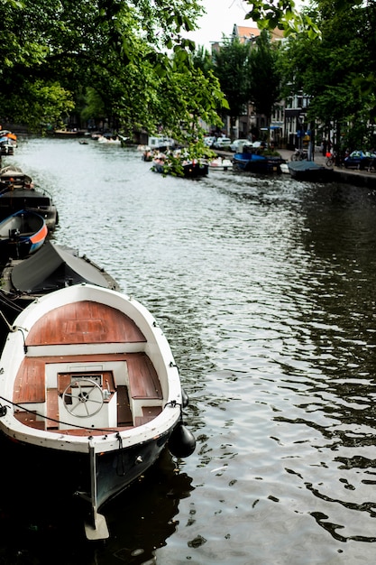 Canaux D'amsterdam, Bateaux Marchent Sur L'eau | Photo ...