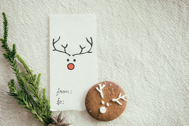 Carte De Noel Et Cookie De Pain D Epice Fait Maison Photo Premium