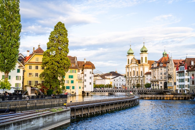  Centre ville  Historique De Lucerne Avec Le C l bre Pont De 