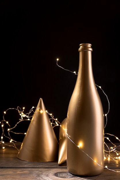 Close Up Bouteille De Champagne Anniversaire Photo Gratuite