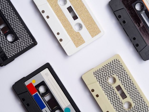 Collection de cassettes de prise de vue en gros plan avec vue de dessus Photo gratuit