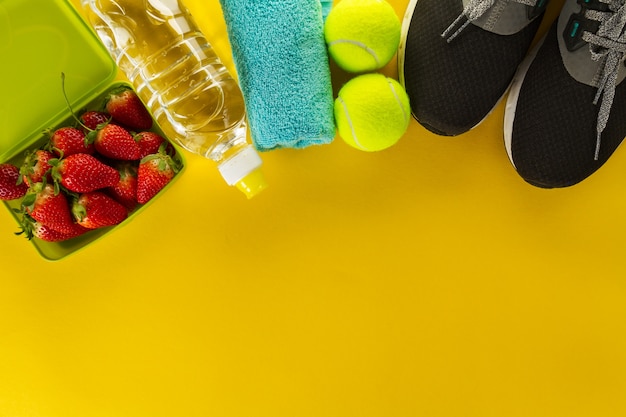 Concept Du Sport Vie Saine Sneakers Avec Des Fruits Des