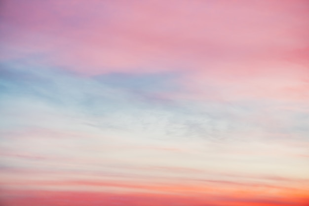 Coucher De Soleil Ciel Avec Des Nuages Legers Orange Rose Degrade Colore Ciel Bleu Lisse Fond