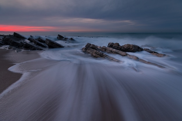 Coucher De Soleil Sur La Plage De Bidart à Côté De Biarritz