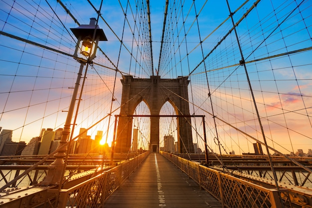 Coucher De Soleil Sur Le Pont De Brooklyn à New York