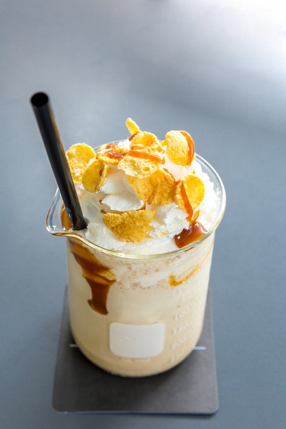 Crème brûlée frappe Photo Premium