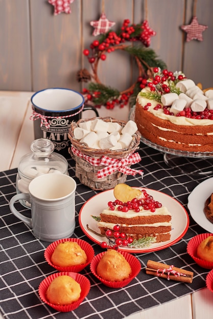 Decoration De Table De Noel Gateau Aux Fruits Festif Avec Des