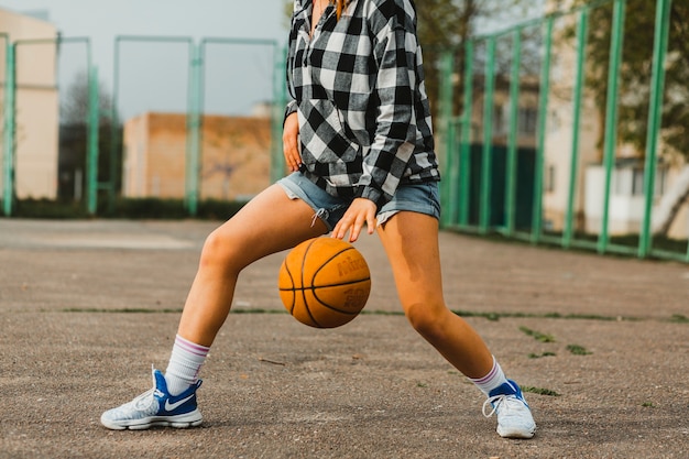 fille basket