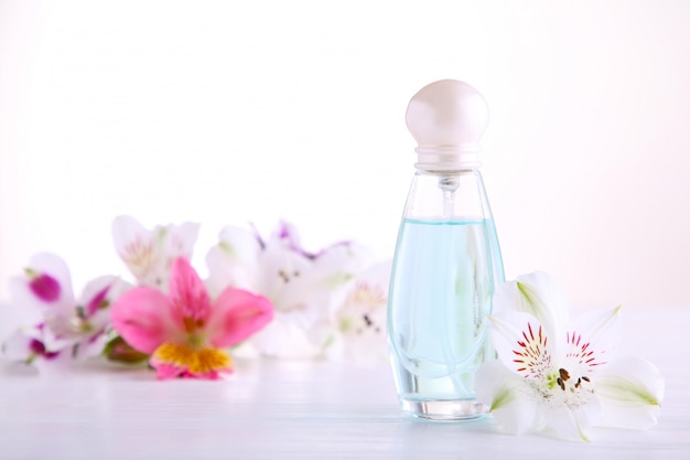 parfum bouteille fleur