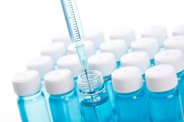 Flacon avec vaccin Photo gratuit