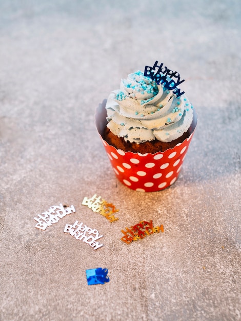 Graffiti Cupcake Et Joyeux Anniversaire Photo Gratuite