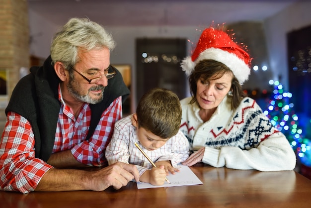 ecrire une lettre a ses grand parents