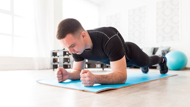 Homme De Remise En Forme Photo gratuit