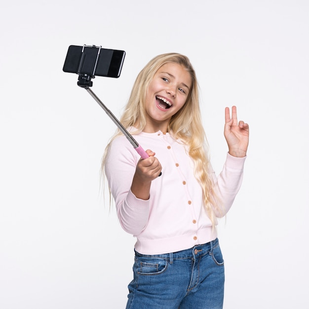 Jeune Fille Prenant Des Selfies D Elle Même Photo Gratuite