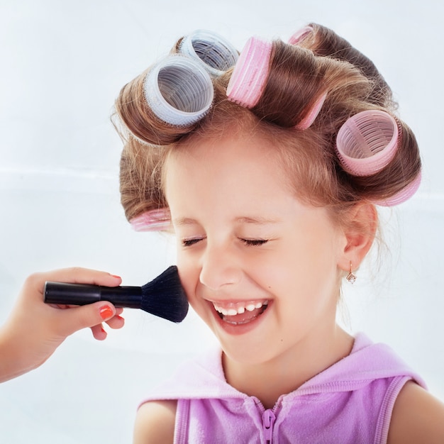 Malenkay Enfant  Heureux Faire Son Maquillage Et Coiffure  