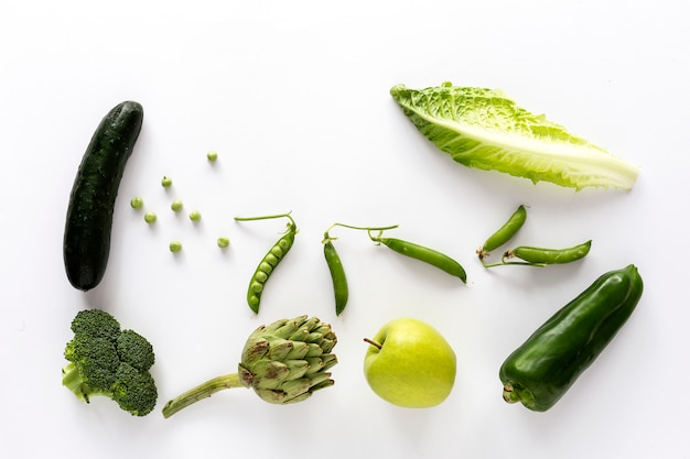 Mélange de fruits et légumes de couleur verte Photo Premium
