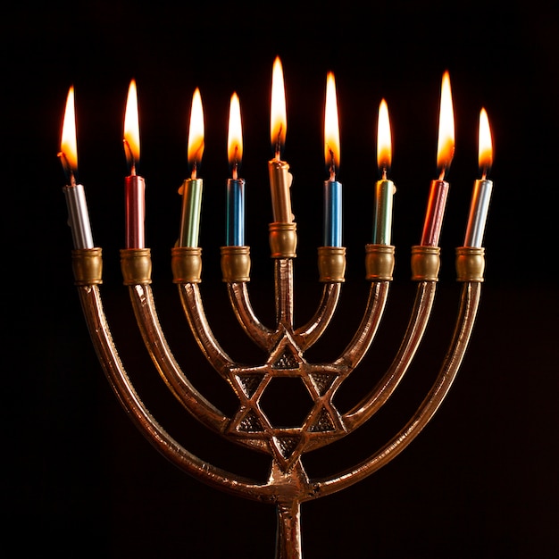 La Menorah De Hanoukka Traditionnelle Br Le Photo Gratuite