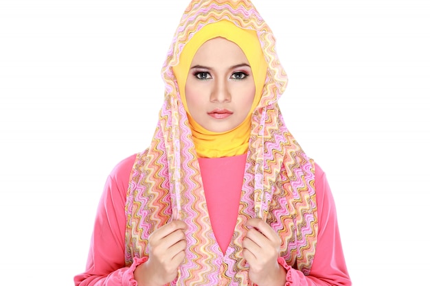  Mode  Portrait De Jeune  Belle Femme Musulmane  Avec Costume 