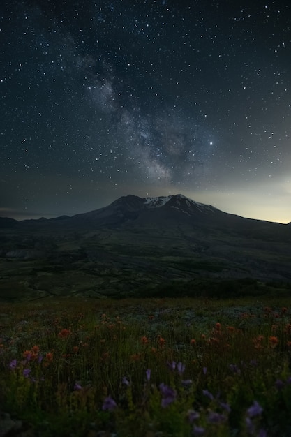 Mont st. helens sunset sky stars Photo Premium