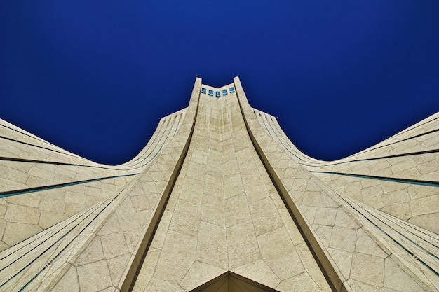 Monument à la ville iranienne de téhéran Photo Premium