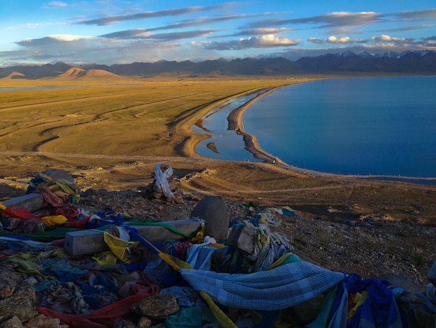 Namtso Ou Le Lac Nam Lac Paradisiaque Est Un Lac De Montagne Sacre Au Tibet Photo Premium