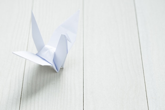 Oiseau En Papier Origami Sur Tableau Blanc Télécharger Des