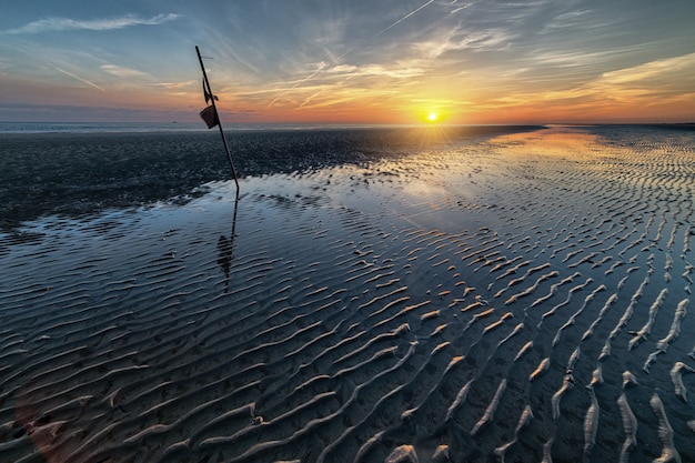 Paysage A Couper Le Souffle Tot Le Matin Du Soleil Se Levant Sur L Ocean Photo Gratuite