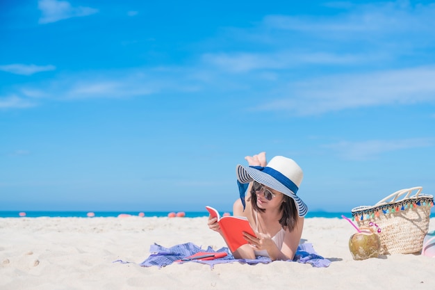 30 Top Plage Fille Pictures Photos And Images Getty Images