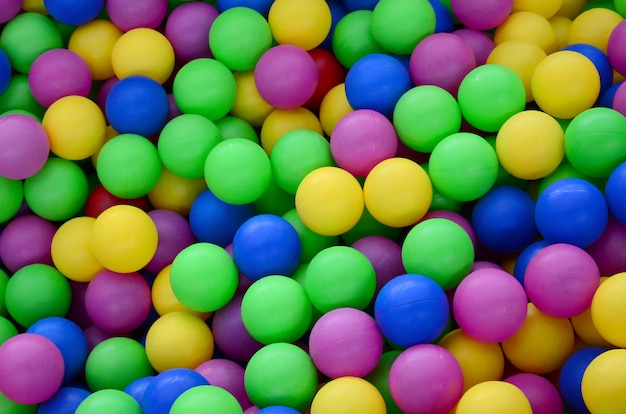 balles colorées de piscine