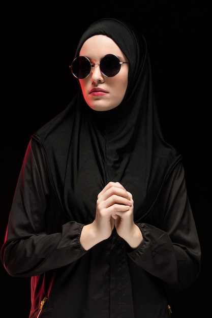Portrait De La Belle l gante Jeune  Femme Musulmane  