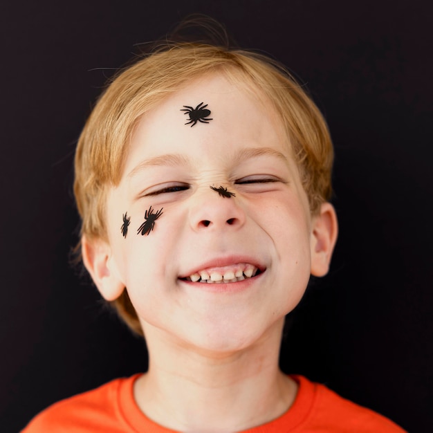 Portrait D enfant Souriant  Avec Visage  Peint Pour 