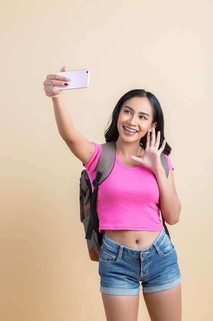Portrait d une jeune femme  s duisante faisant selfie  photo 