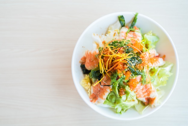 Salade de crevettes Photo gratuit