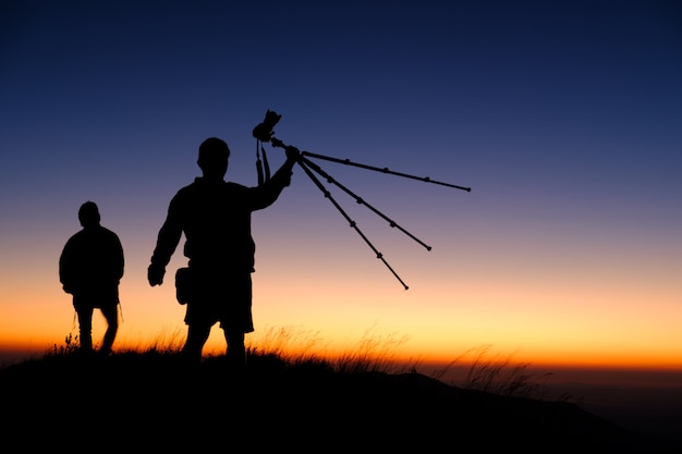 Silhouette Du Photographe Spectacle Trépied Au Sommet De La