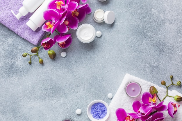 Spa nature morte avec des produits de beauté Photo gratuit