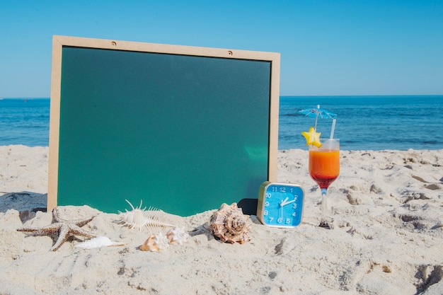 Tableau Noir Et Cocktail Sur La Plage Télécharger Des