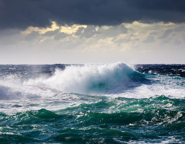 Vague De Mer Pendant La Tempete Photo Gratuite