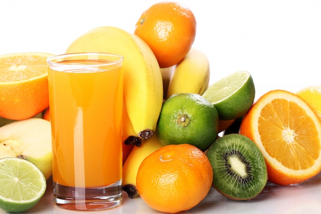 https://image.freepik.com/photos-gratuite/verre-jus-fruits-frais_144627-17241.jpg