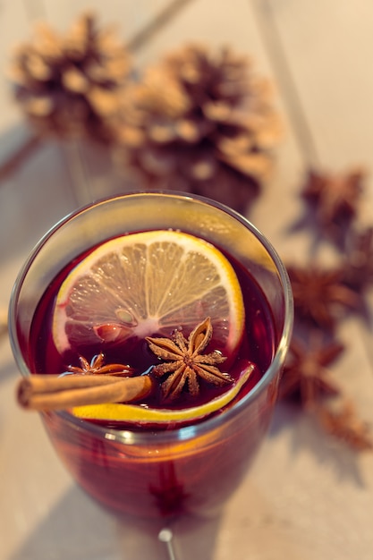 Verre de vin chaud Photo Premium