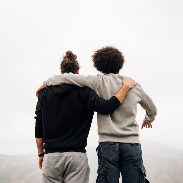 Vue Arrière, De, Multi Ethnique, Jeune, Randonneurs, Vue Dominante Photo gratuit