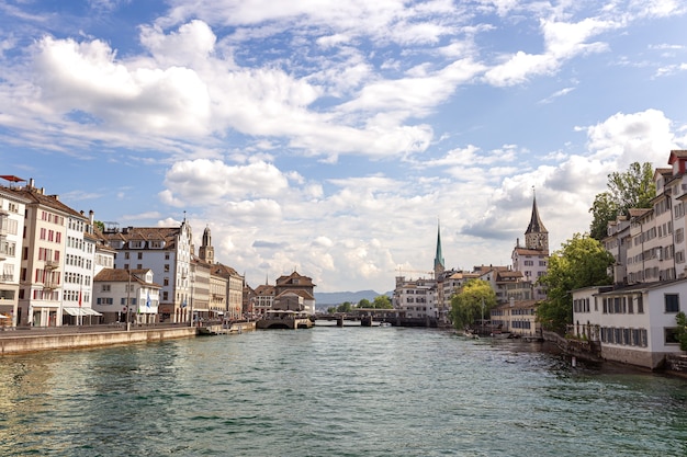 Vue Sur Le Centre ville  De Zurich  Et La Rivi re Limmat En 