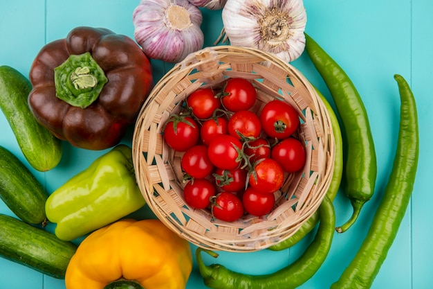 Vue De Dessus Des Légumes Comme Panier De Tomate Et Concombre Poivron