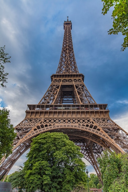 Il Simbolo Della Torre Eiffel Di Parigi Francia Foto Premium