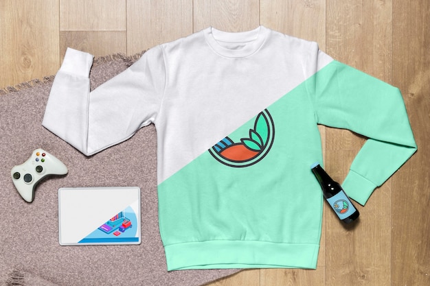 Download Bovenaanzicht hoodie mock-up met fles en gadgets | Gratis ...