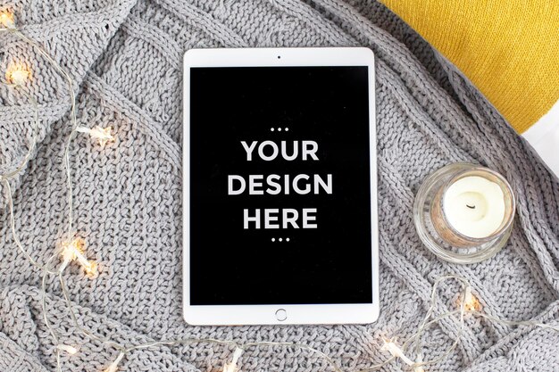 Bovenaanzicht mode concept met tablet-scherm mockup Premium Psd