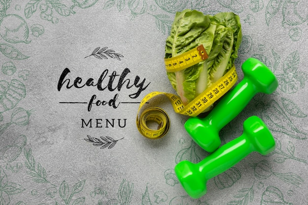 Halters en salade met gezond voedsel menu concept Gratis Psd