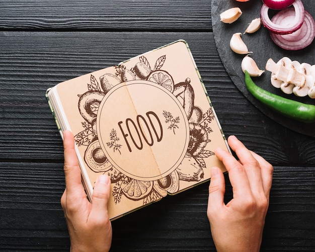 Download Mockup de libro con concepto de comida | Archivo PSD Gratis