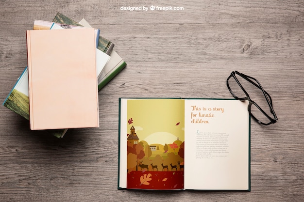 Mockup de libros con gafas de lectura | Archivo PSD Gratis